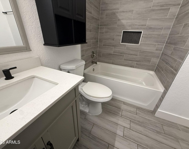2116 E Marconi Avenue - Photo Thumbnail 12