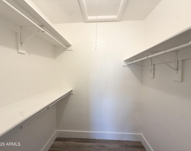 2116 E Marconi Avenue - Photo Thumbnail 8
