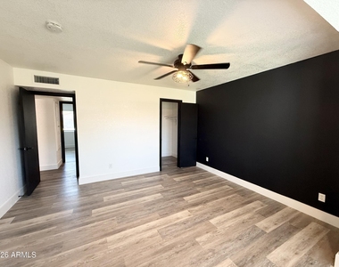 2116 E Marconi Avenue - Photo Thumbnail 6