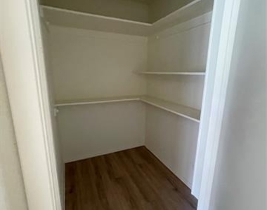 1501 W Houston - Photo Thumbnail 2