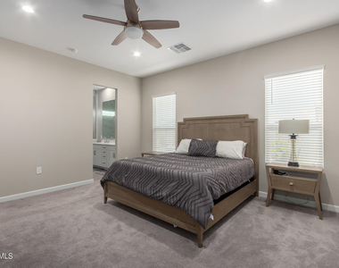 10472 W Adam Avenue - Photo Thumbnail 10