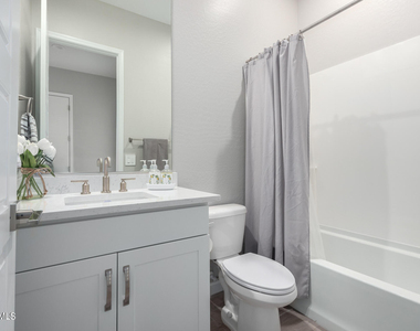 10472 W Adam Avenue - Photo Thumbnail 20