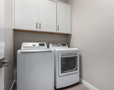 10472 W Adam Avenue - Photo Thumbnail 23