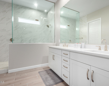 10472 W Adam Avenue - Photo Thumbnail 12