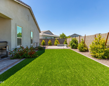 10472 W Adam Avenue - Photo Thumbnail 26