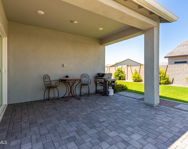 10472 W Adam Avenue - Photo Thumbnail 24