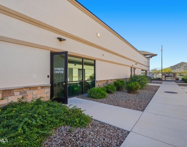 4650 W Gilbert Lane - Photo Thumbnail 28