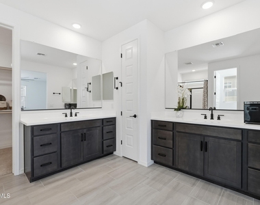 4650 W Gilbert Lane - Photo Thumbnail 18