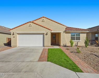4650 W Gilbert Lane - Photo Thumbnail 1
