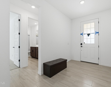 4650 W Gilbert Lane - Photo Thumbnail 2