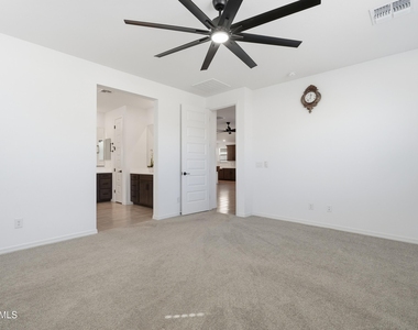 4650 W Gilbert Lane - Photo Thumbnail 16