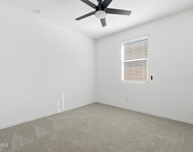 4650 W Gilbert Lane - Photo Thumbnail 12