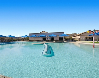 4650 W Gilbert Lane - Photo Thumbnail 31
