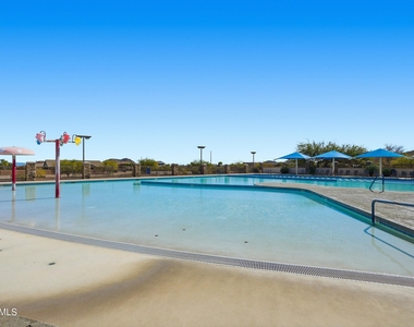4650 W Gilbert Lane - Photo Thumbnail 29