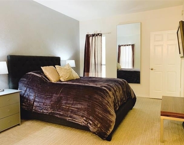 3105 San Jacinto Street - Photo Thumbnail 9