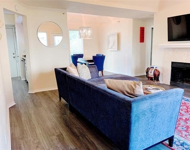 3105 San Jacinto Street - Photo Thumbnail 3