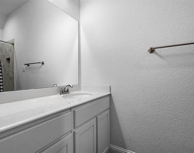 840 Parkside Drive - Photo Thumbnail 20