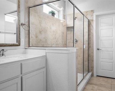 840 Parkside Drive - Photo Thumbnail 17