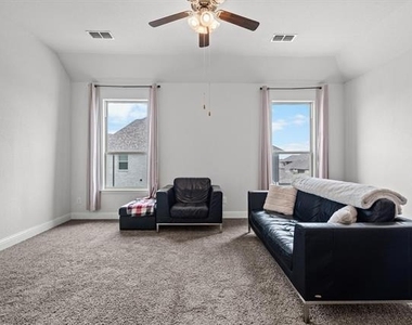 840 Parkside Drive - Photo Thumbnail 23