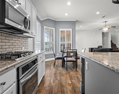 840 Parkside Drive - Photo Thumbnail 4
