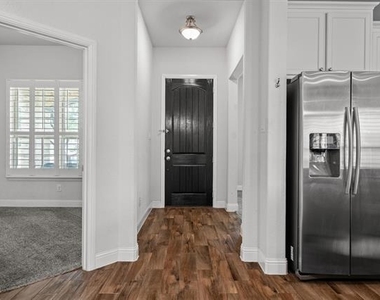 840 Parkside Drive - Photo Thumbnail 2