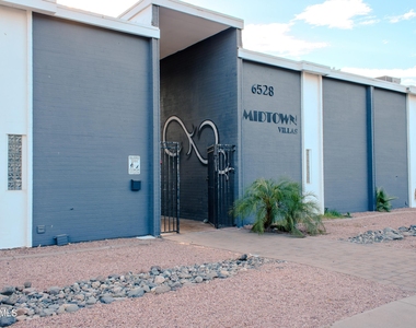 6528 N 17th Avenue - Photo Thumbnail 11