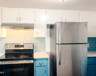 6528 N 17th Avenue - Photo Thumbnail 1