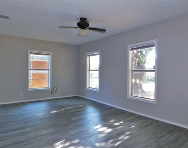 1014 Peak Street - Photo Thumbnail 4