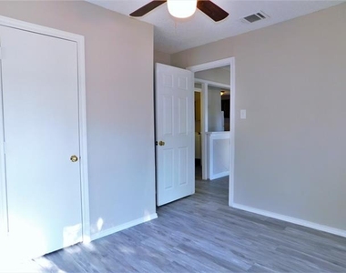 1014 Peak Street - Photo Thumbnail 14