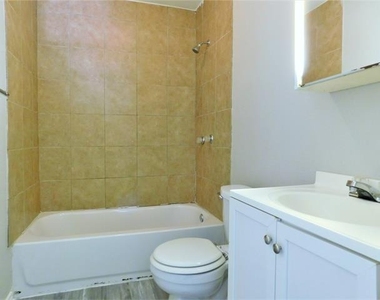 1014 Peak Street - Photo Thumbnail 17