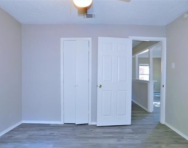 1014 Peak Street - Photo Thumbnail 15