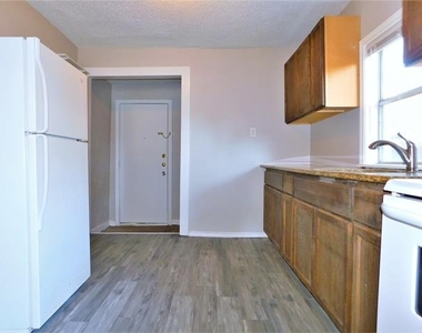 1014 Peak Street - Photo Thumbnail 9