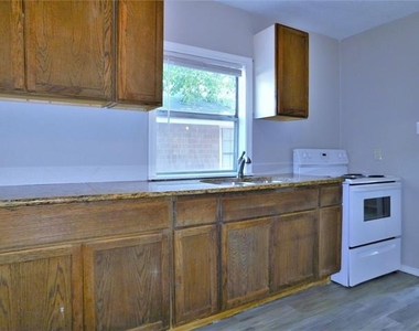 1014 Peak Street - Photo Thumbnail 11
