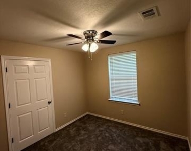 400 Blackwood Street - Photo Thumbnail 5