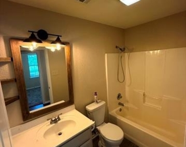400 Blackwood Street - Photo Thumbnail 6