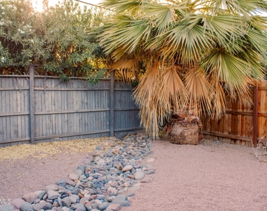 802 W Maryland Avenue - Photo Thumbnail 6