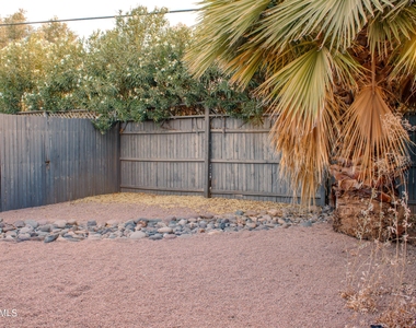 802 W Maryland Avenue - Photo Thumbnail 5