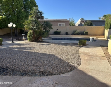 9274 E Corrine Drive - Photo Thumbnail 3