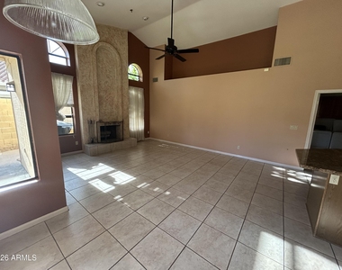 9274 E Corrine Drive - Photo Thumbnail 10