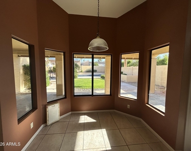 9274 E Corrine Drive - Photo Thumbnail 4
