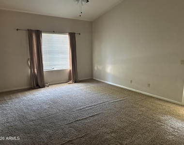 9274 E Corrine Drive - Photo Thumbnail 6