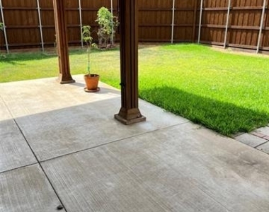 3024 Devlin Ridge Drive - Photo Thumbnail 4