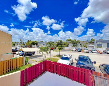 3672 Sw 59th Avenue - Photo Thumbnail 7
