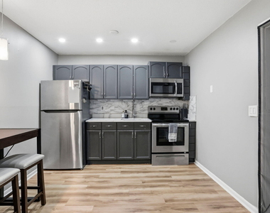 1204 S Lake Drive E - Photo Thumbnail 3