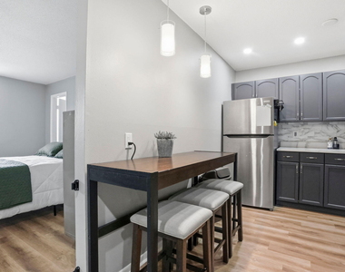 1204 S Lake Drive E - Photo Thumbnail 12