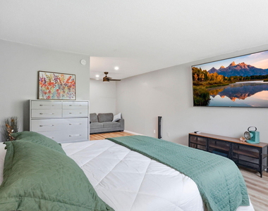 1204 S Lake Drive E - Photo Thumbnail 9