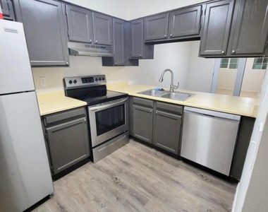 1837 N Spring Street - Photo Thumbnail 8
