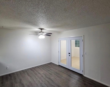 1837 N Spring Street - Photo Thumbnail 4