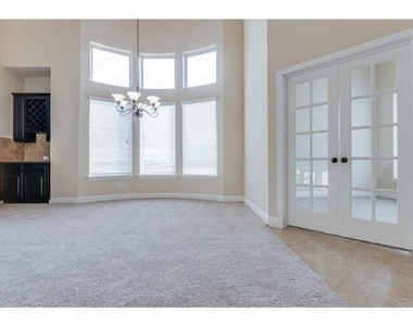829 Mist Flower Drive - Photo Thumbnail 8