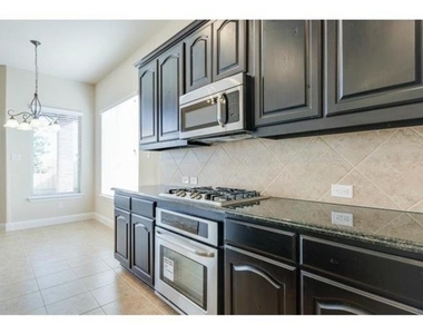 829 Mist Flower Drive - Photo Thumbnail 11